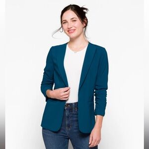 Medium peacock 🦚 blue collarless Blazer by Skies are Blue